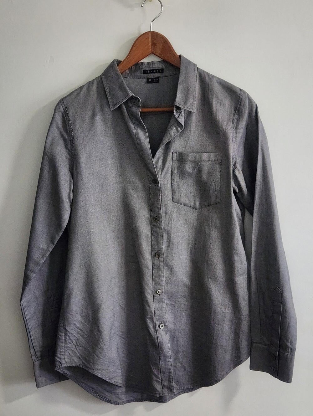 Theory Women’s Nikala Fitted Boyfriend Gray Button Up  Size M